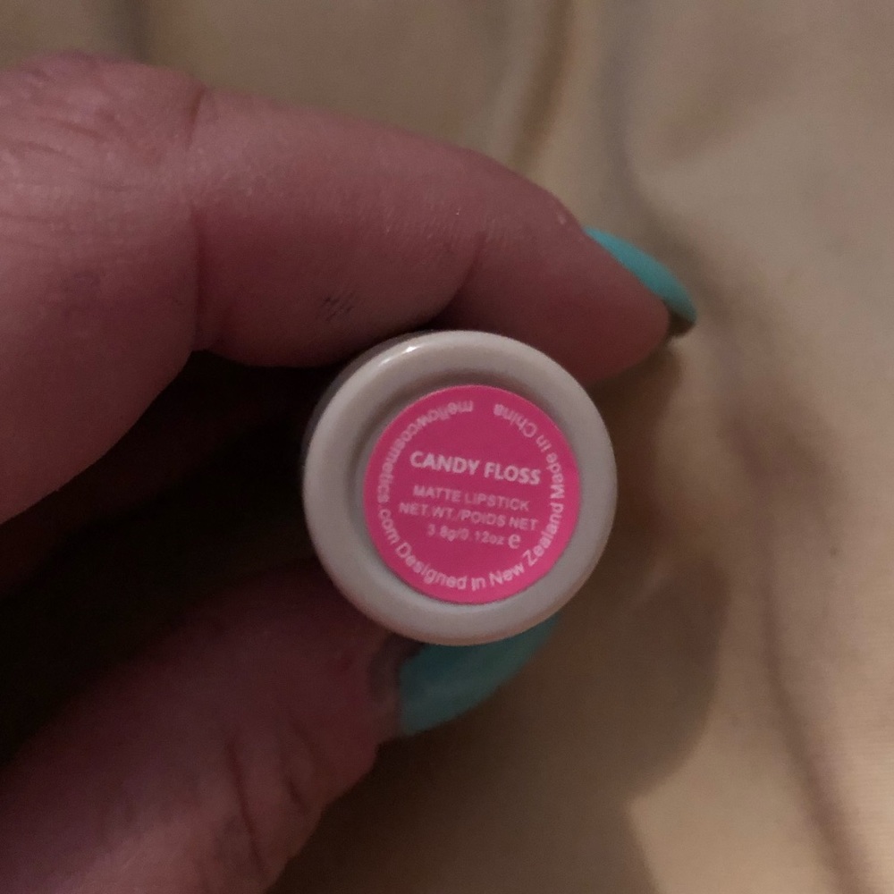 Mellow lippie 💄 - Picture 3 of 3